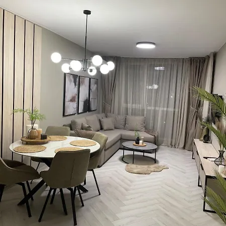 アパート Kristin's